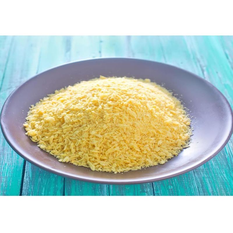 Fragmentos de pan amarillo Panko certificados HACCP con un 10% de humedad para alimentos fritos - estilo japonés no transgénico