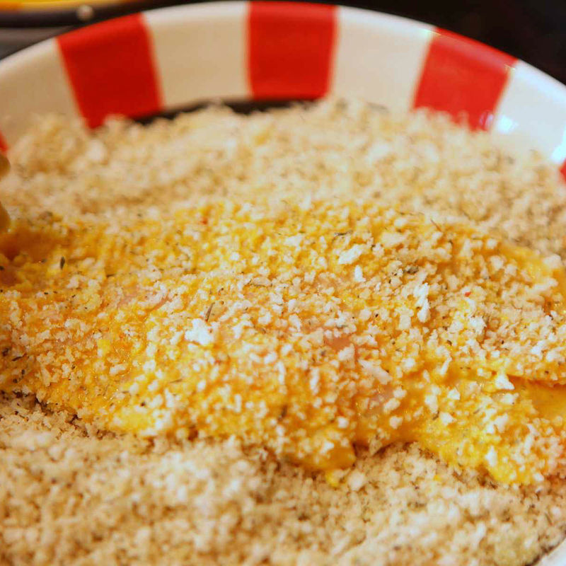 Fragmentos de pan amarillo Panko certificados HACCP con un 10% de humedad para alimentos fritos - estilo japonés no transgénico