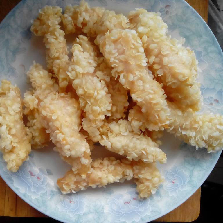 Fragmentos de pan seco con sabor bajo en calorías y crujiente Almacenamiento agradable Fragmentos de pan blancos o amarillos