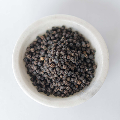 El negro secó el grano de pimienta del negro de la pimienta negra 550gl acepta al OEM