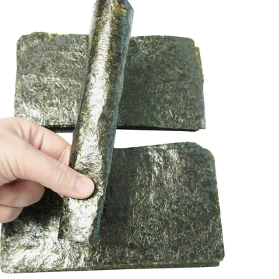 Alga marina verde oscuro Nori Sushi sano delicioso natural de 19 de los x 21cm