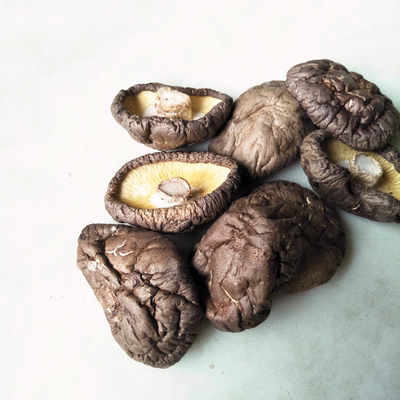 Hongo Shiitake de color marrón seco para cocinar 1 año de vida útil