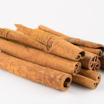 Palos de canela secos para el té y las especias
