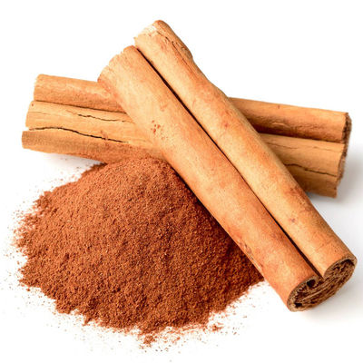 Formas naturales: palos de canela secos para la cocina