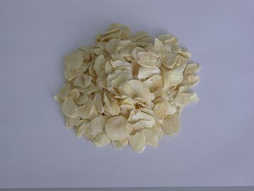 El ajo cortado secado amarillo claro/Sweasoning secó escamas del ajo