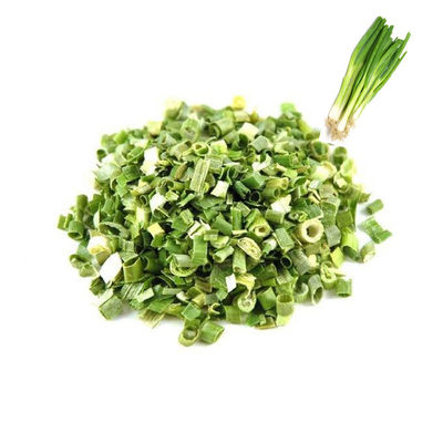 Verduras deshidratadas a granel Rolos de cebolla seca al aire 3*3mm 5*5mm Color natural No hay aditivos Max 7% humedad Envasado en cartón de alta calidad
